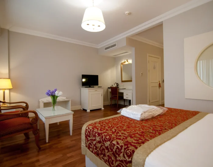 FMLY ROOM4