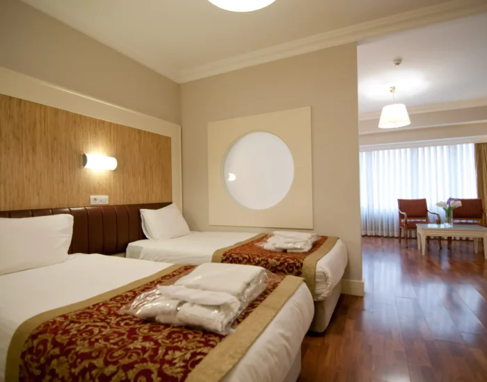 FMLY ROOM6