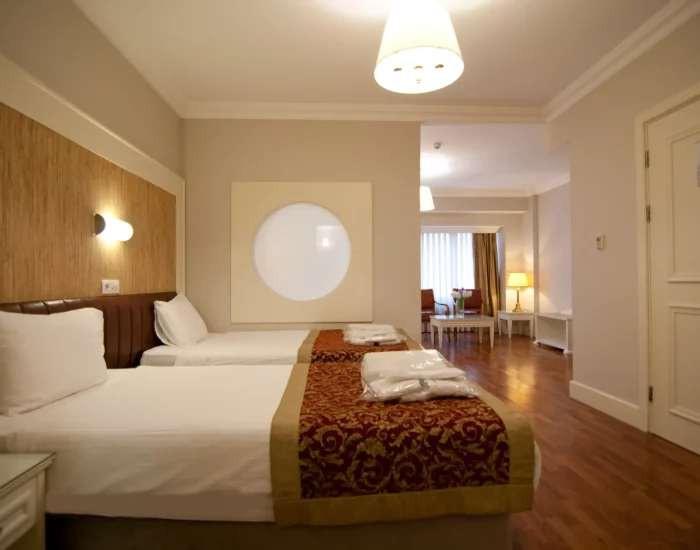 FMLY ROOM7