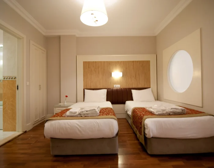 FMLY ROOM9